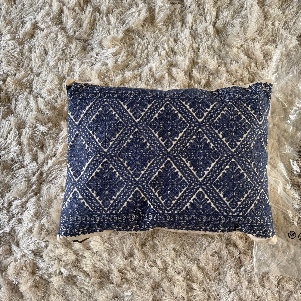 BNWT Ralph Lauren Haywood pillow embroidered